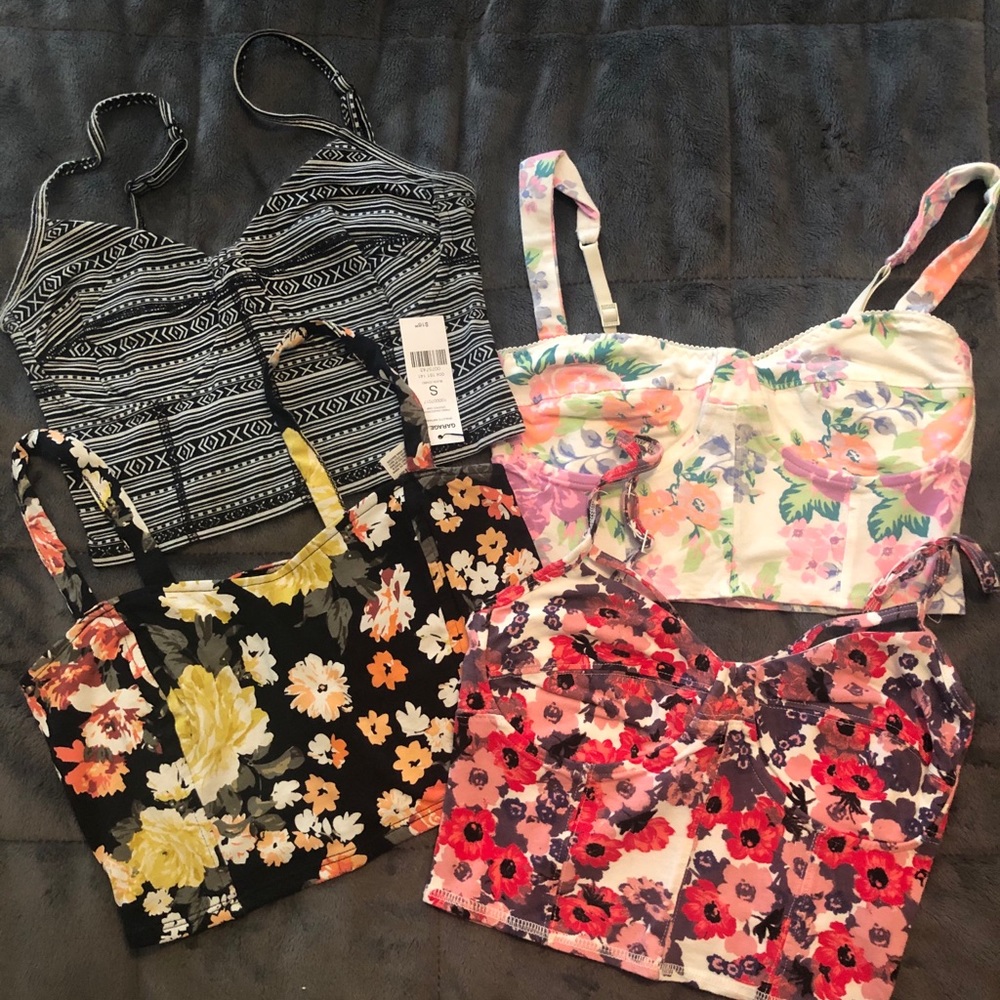 BUNDLE OF GARAGE CROP TOPS 4 for 30$